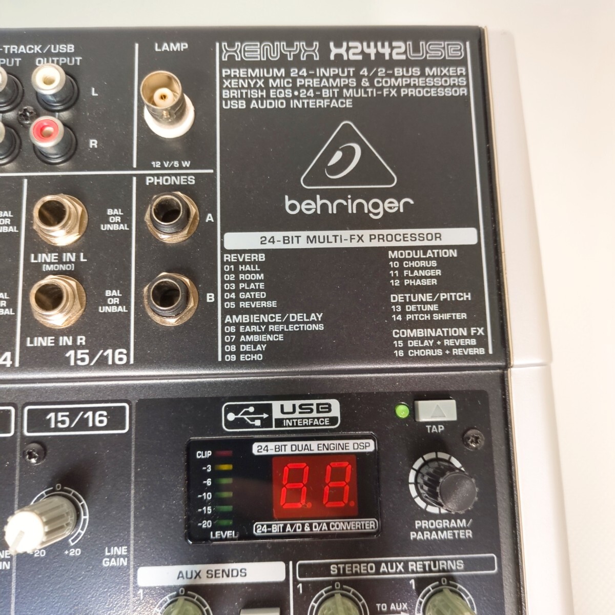 美品 Behringer アナログミキサー XENYX X2442USB 24チャンネル4バス 1ノブコンプ エフェクト USBオーディオインターフェース_画像3