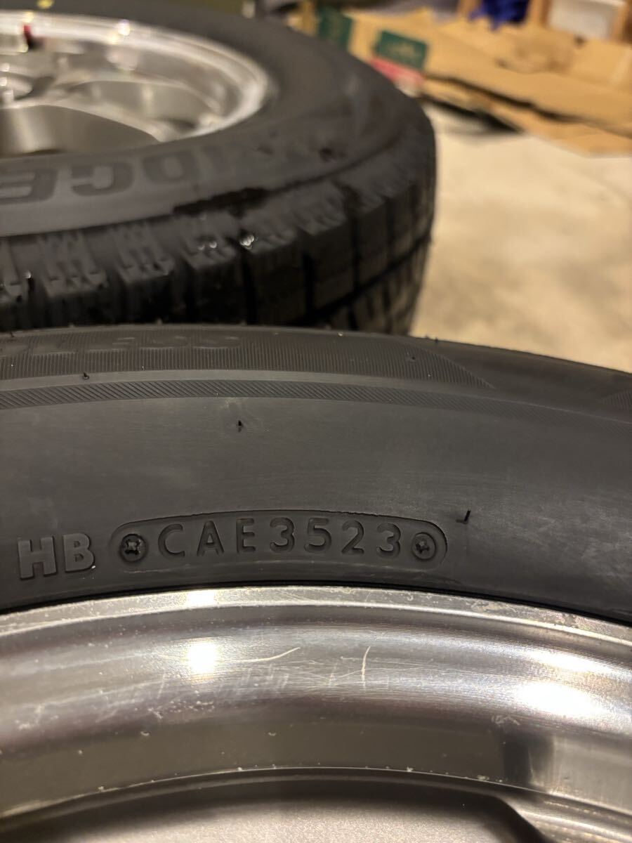 ★本州送込み★ブリヂストン　VRX2 215/65R16 2023年製 スタッドレスタイヤ_画像6