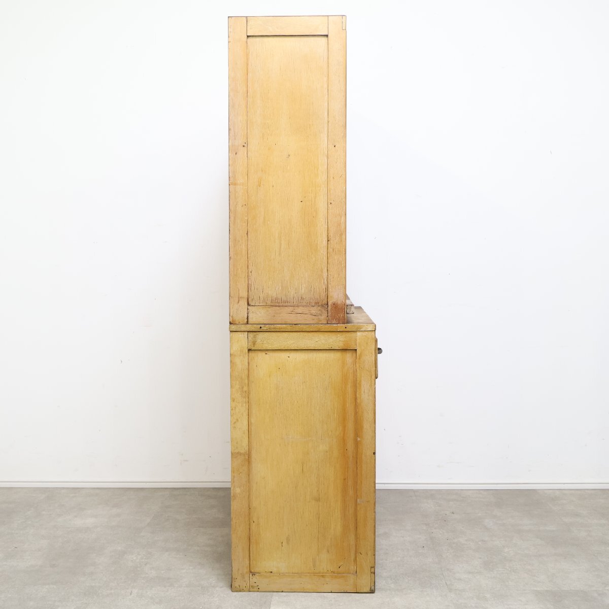 昭和レトロ 木製 食器棚 水屋箪笥 ガラス戸 引き戸 収納棚 アンティーク 古家具 キッチン ヴィンテージ ナチュラル/11A2510033_画像8