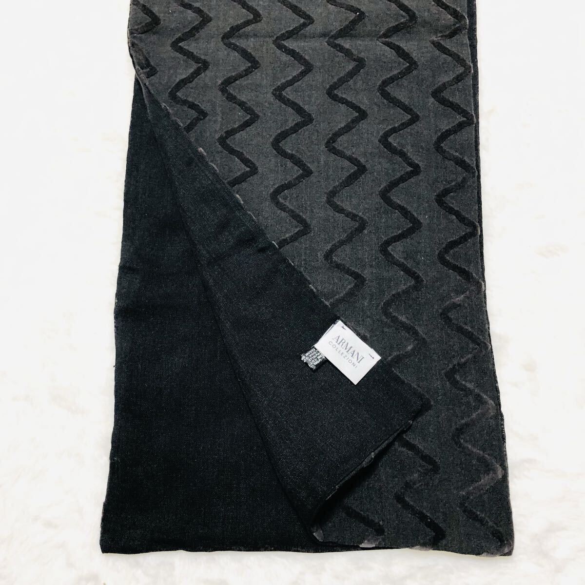 ■美品■ARMANI COLLEZIONI アルマーニ コレツィオーニ　マフラー　波線ストライプ　ブラック　イタリア製　ウール×コットン×シルク_画像5