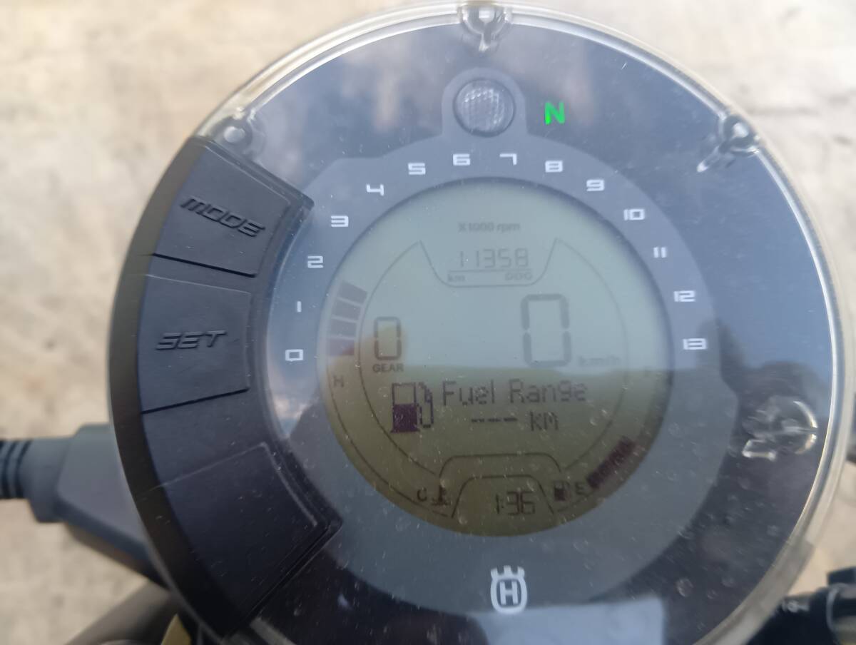 スヴァルトピレン401！ 売り切り！ オンロードタイヤ！　11358Km！　_画像6