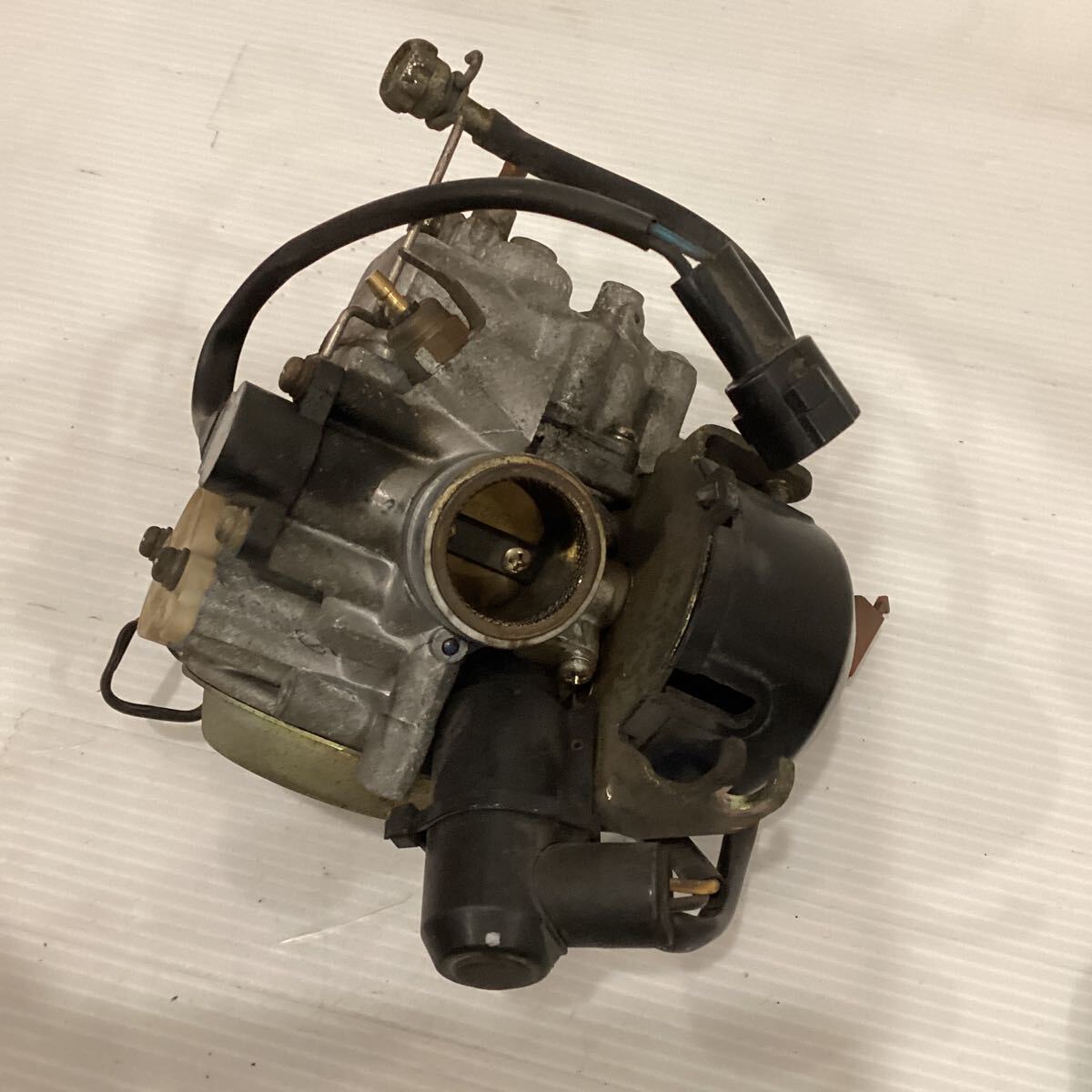 A53-8 スズキ ヴェクスター150 CG42A キャブレター　動作確認済み 純正部品_画像4