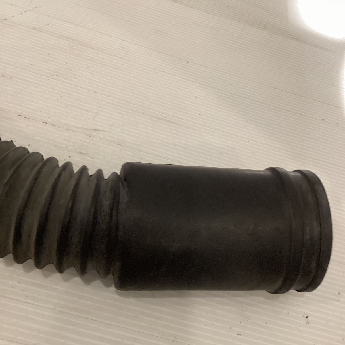 j17-9 ヤマハ マジェスティ125 キャブ車 5CA エアクリーナーダクト　純正部品_画像8