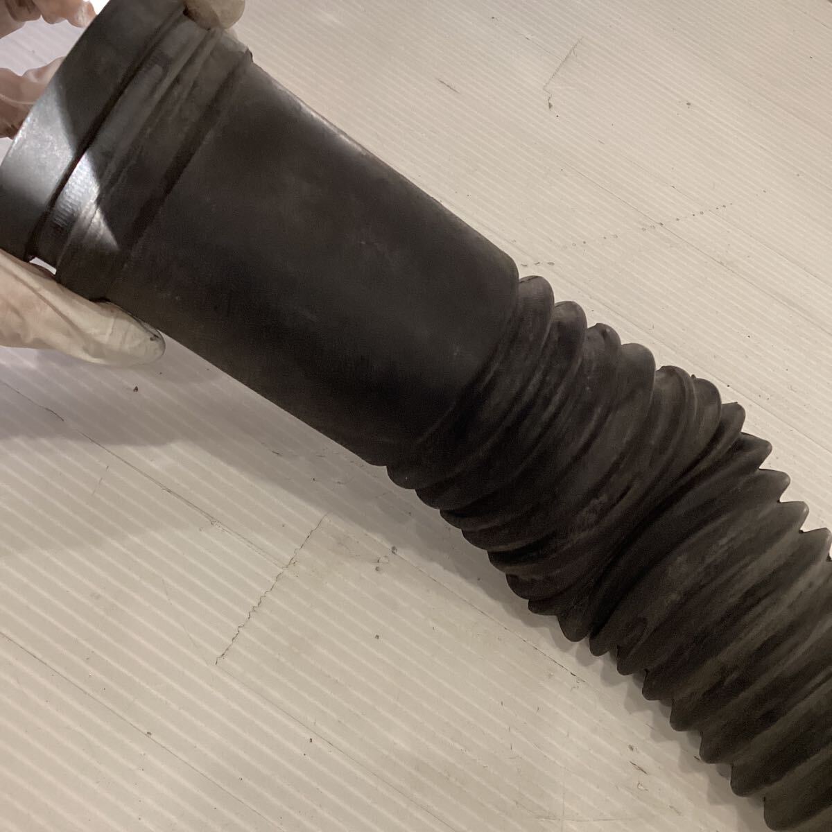 j17-9 ヤマハ マジェスティ125 キャブ車 5CA エアクリーナーダクト　純正部品_画像9