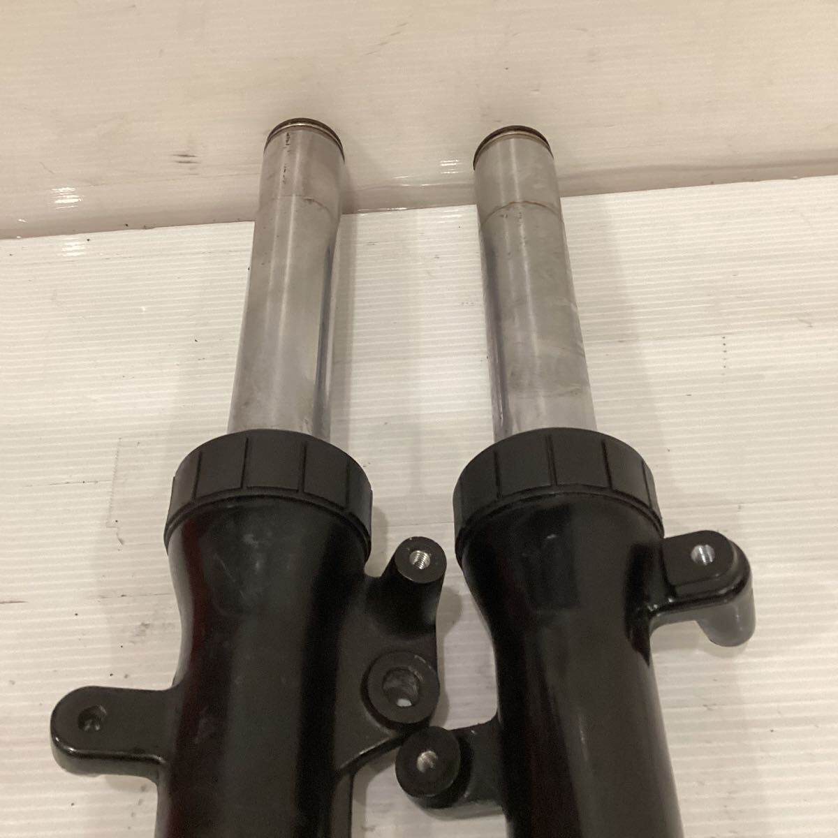 A10-9 ヤマハ シグナスX SE44J 国内2型　 フロントフォーク　漏れ有り　純正部品_画像2