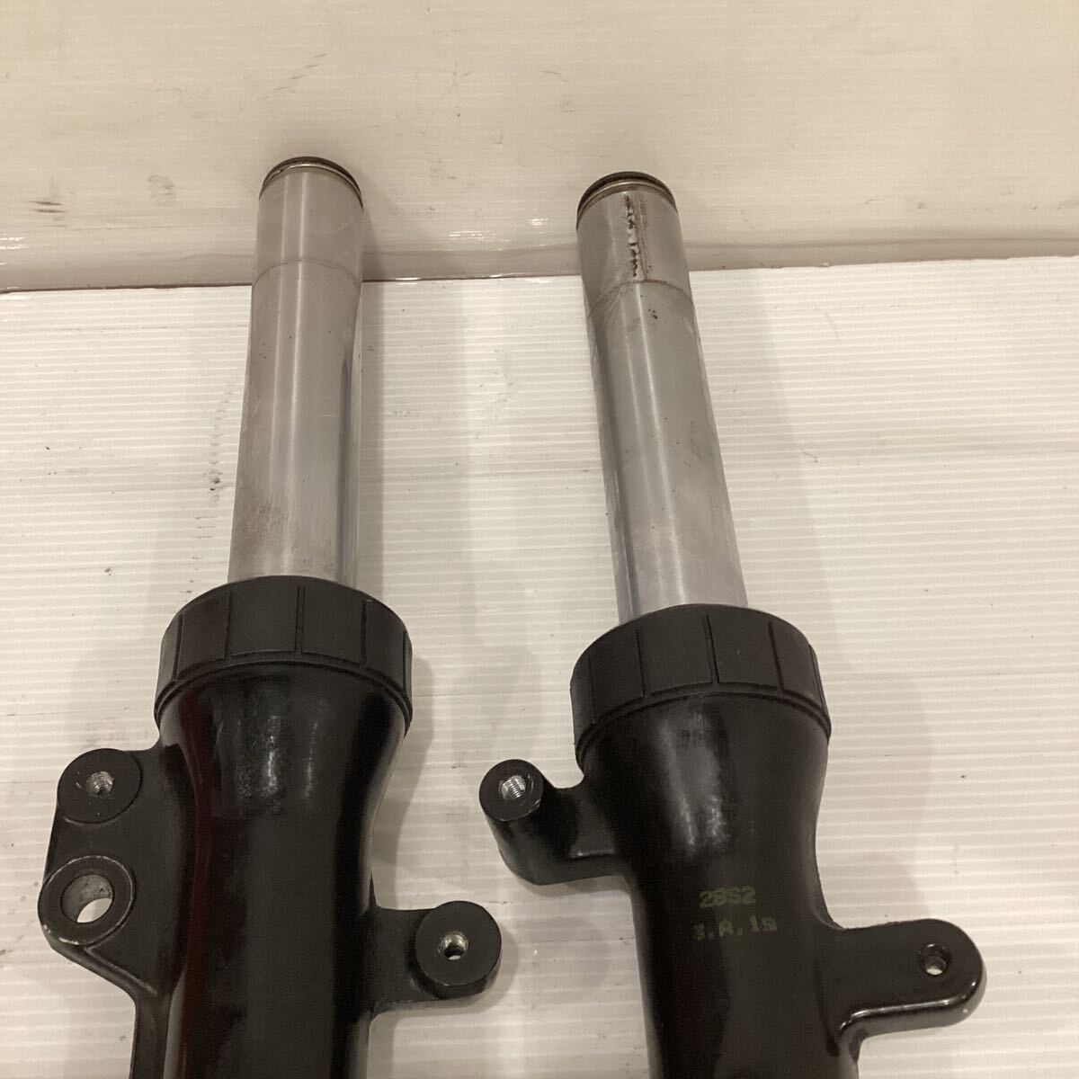 A10-9 ヤマハ シグナスX SE44J 国内2型　 フロントフォーク　漏れ有り　純正部品_画像4