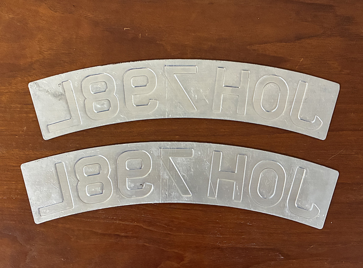 1970 годы предыдущий период Британия Vintage переднее крыло номерная табличка 2 шт. комплект подлинная вещь England Британия импорт Lambretta, Vespa, Triumph, Mini.