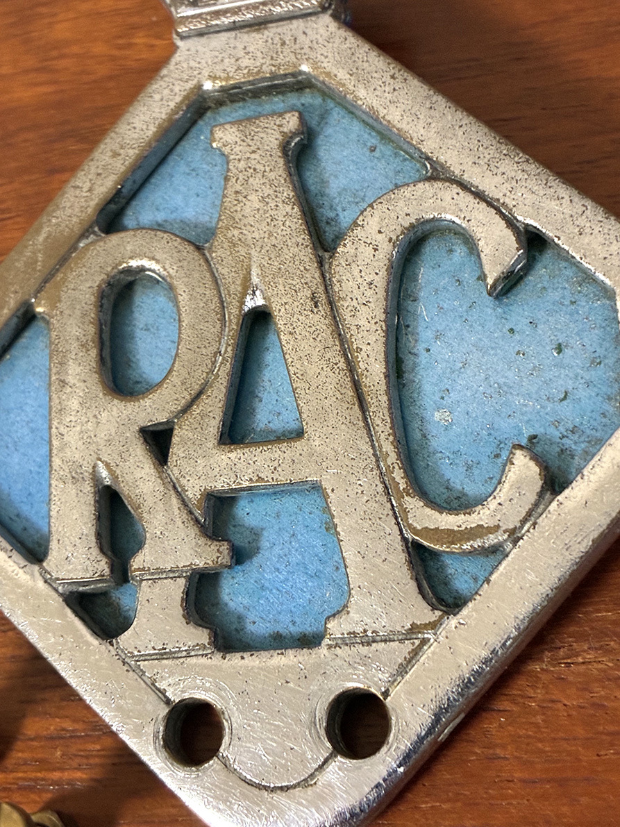 1940〜50年代 英国製 RAC グリルバッジ(プレートタイプ)ビンテージ 当時物 Royal Automobile Club England Mini Vespa Lambretta などに _画像8