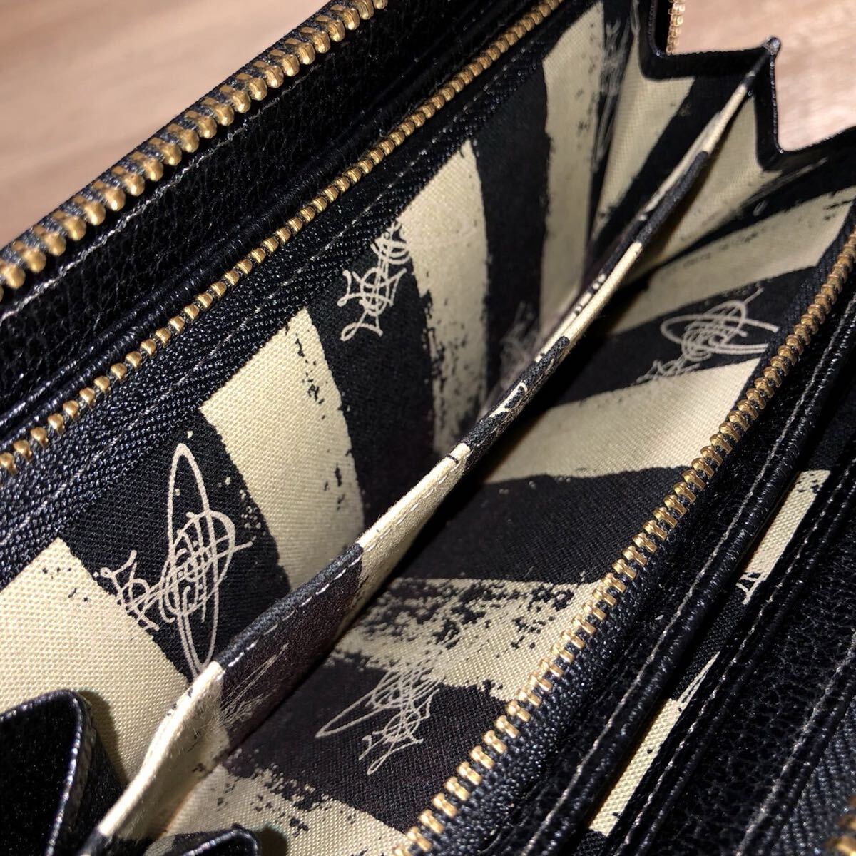 ヴィヴィアンウエストウッド Vivienne Westwood ラウンドファスナー　オーブ　レア_画像4