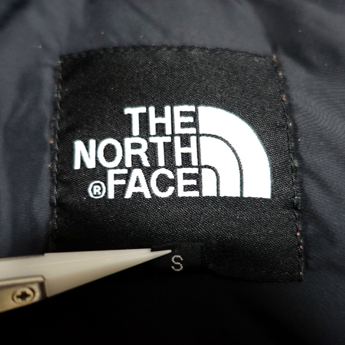THE NORTH FACE ノースフェイス ヌプシ ダウンベスト 700FP メンズ Sサイズ 正規品 レッド Z5992_画像6