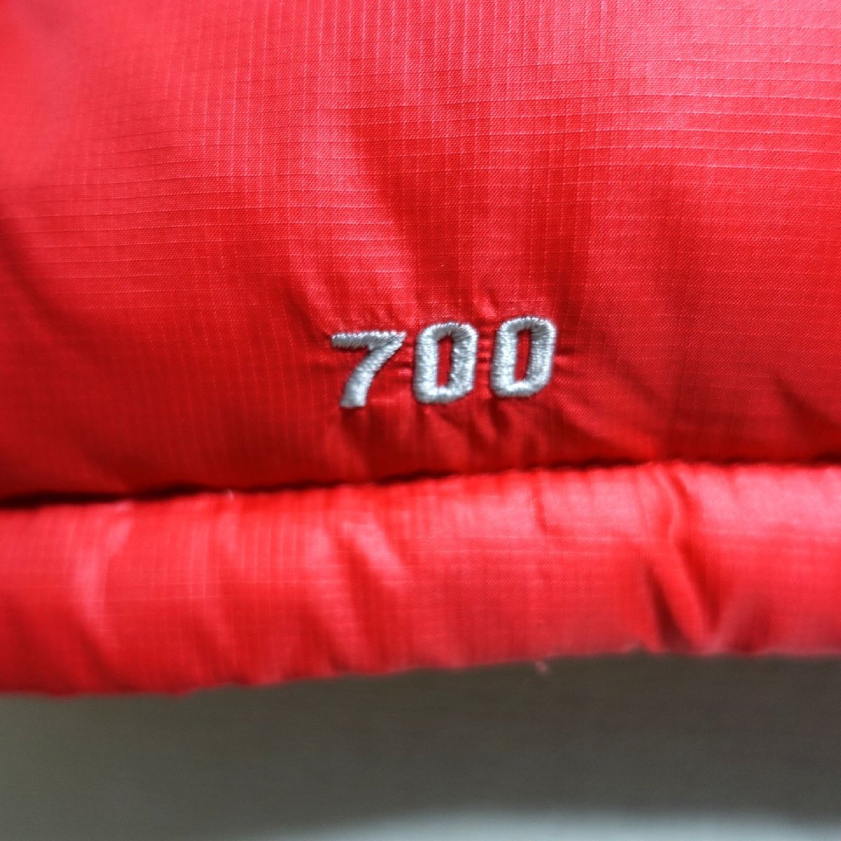THE NORTH FACE ノースフェイス ヌプシ ダウンベスト 700FP メンズ Sサイズ 正規品 レッド Z5992_画像5