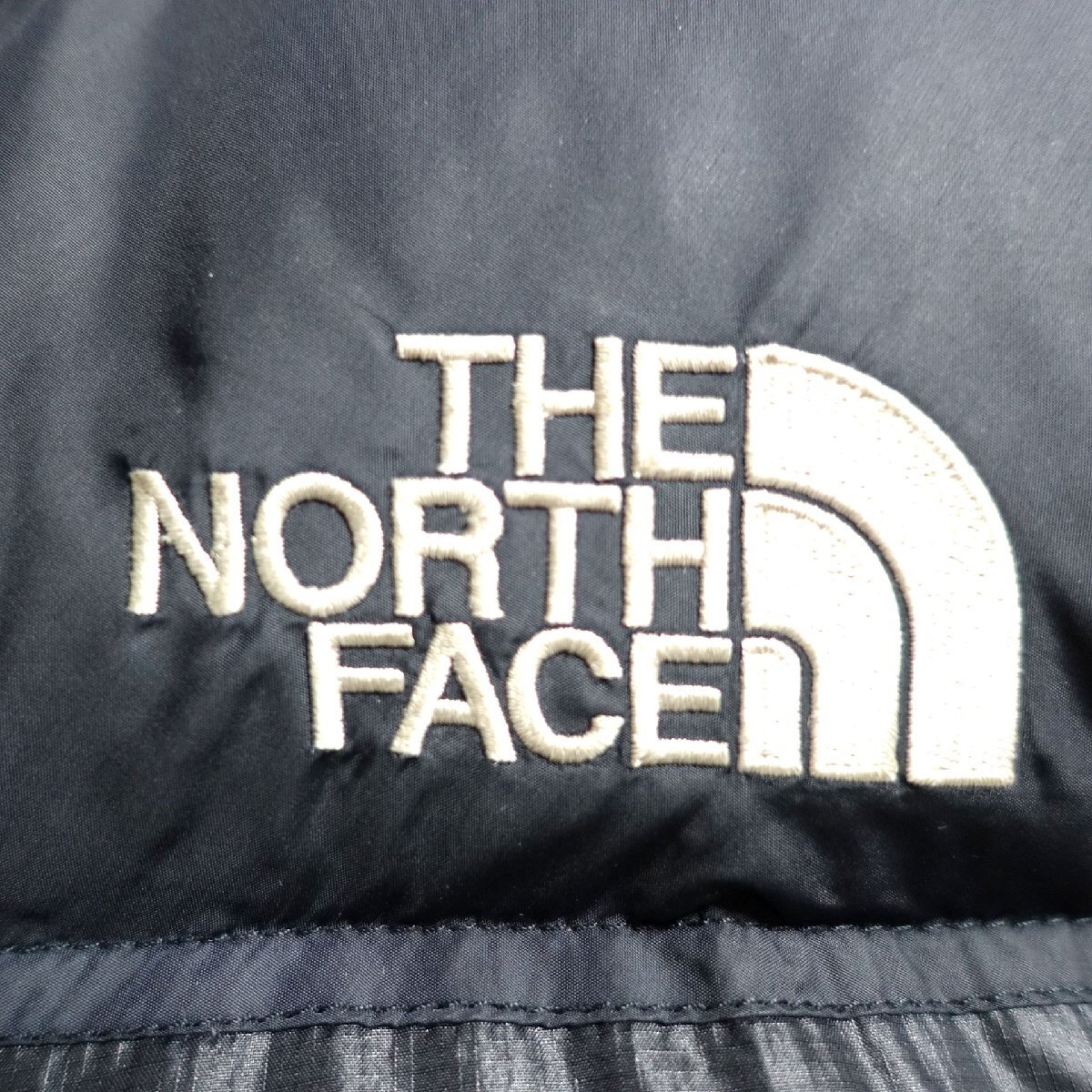 THE NORTH FACE ノースフェイス ヌプシ ダウンジャケット 700FP メンズ Sサイズ 正規品 ブラック Z6027_画像4