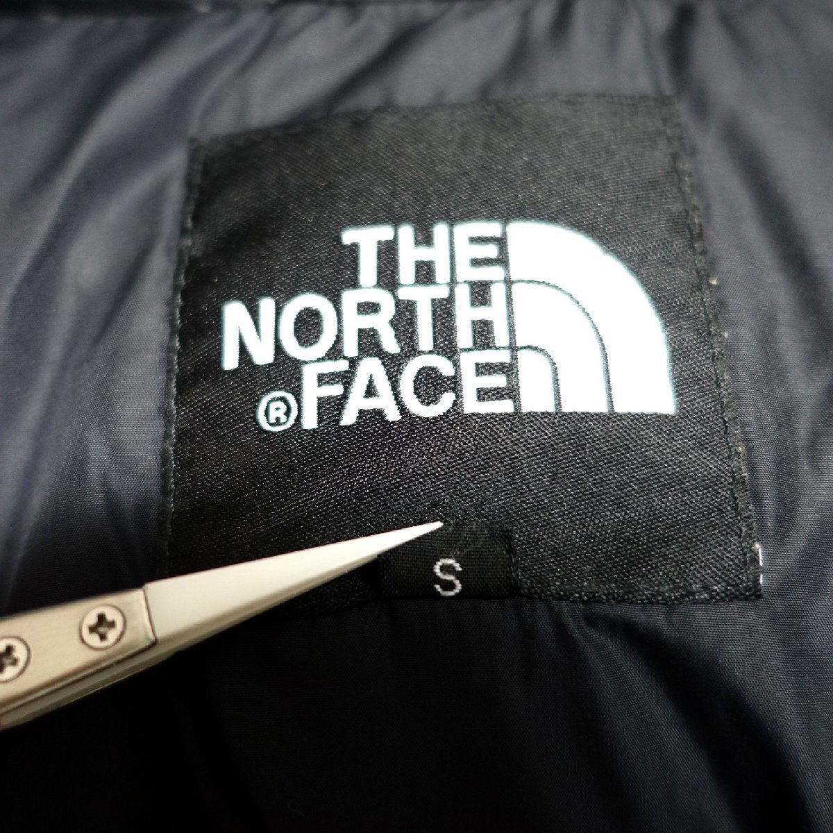 THE NORTH FACE ノースフェイス ヌプシ ダウンジャケット 700FP メンズ Sサイズ 正規品 ブラック D10353_画像6