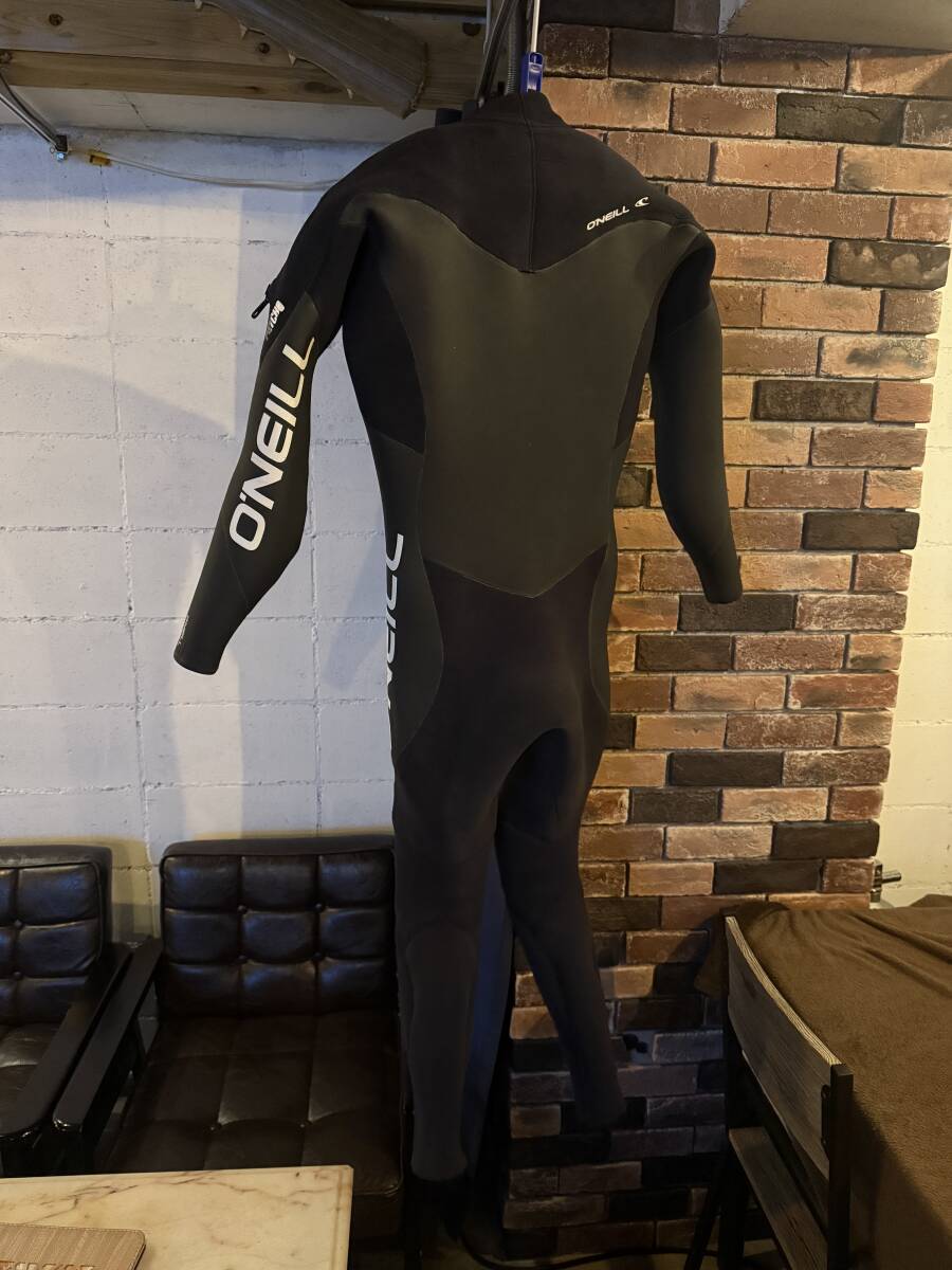 使用期間2ヶ月　O'NEILL オニール　冬用　セミドライ　定価16万円　オプション多数　美品_画像2