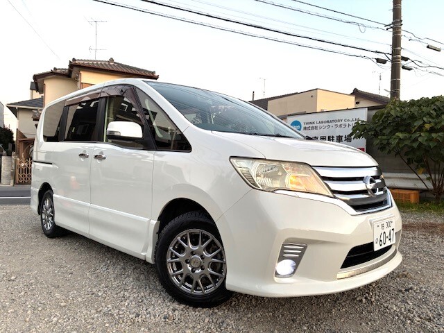 程度良好★車検ロングR9年8月★H23年式26セレナハイウェイスター★人気のパール/左右パワスラ/ナビ地デジ/Bカメラ/クルコン★快調/綺麗です_画像1