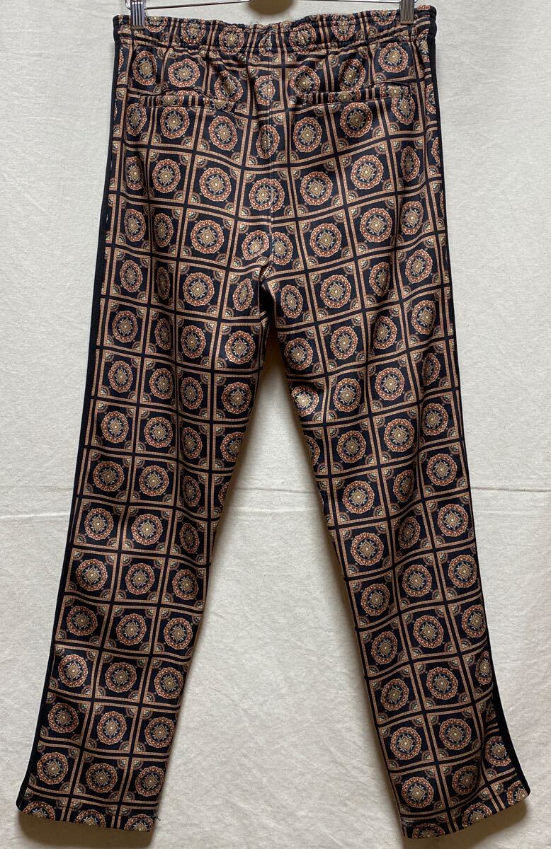 アーバンアウトフィッターズ　トラックパンツ　総柄　サイドライン　ジャージパンツ　ラインパンツ　URBAN OUTFITTERS _画像3