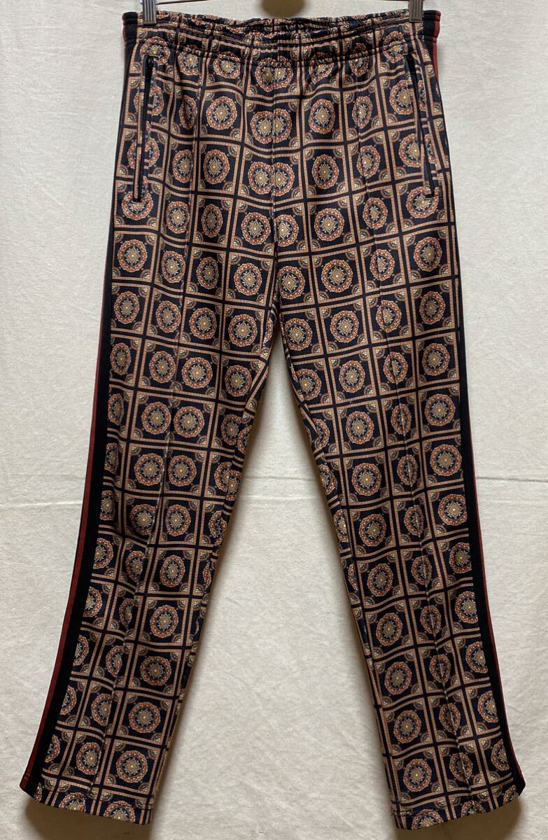 アーバンアウトフィッターズ　トラックパンツ　総柄　サイドライン　ジャージパンツ　ラインパンツ　URBAN OUTFITTERS _画像2
