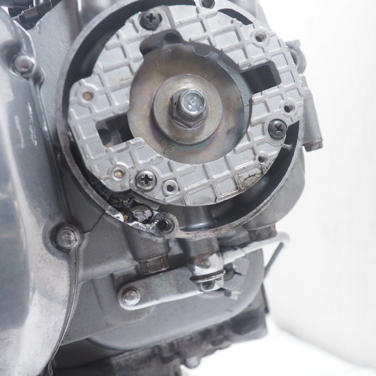 ゼファー1100 エンジン ZRT10A ZRT10AE008xxx ZEPHYR1100 engine クランキングはOK レストアベースに ピストン シリンダーの画像3