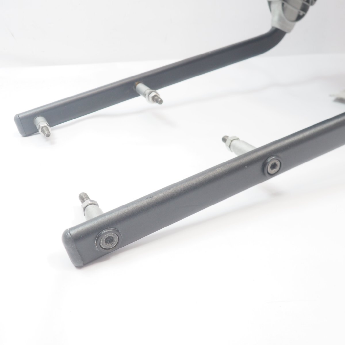 ZZ-R1100D GIVI モノラック フィッティング ステー KAPPA 26L ボックス付き ZXT10D ZZR1100D リアケース ブラケット_画像3