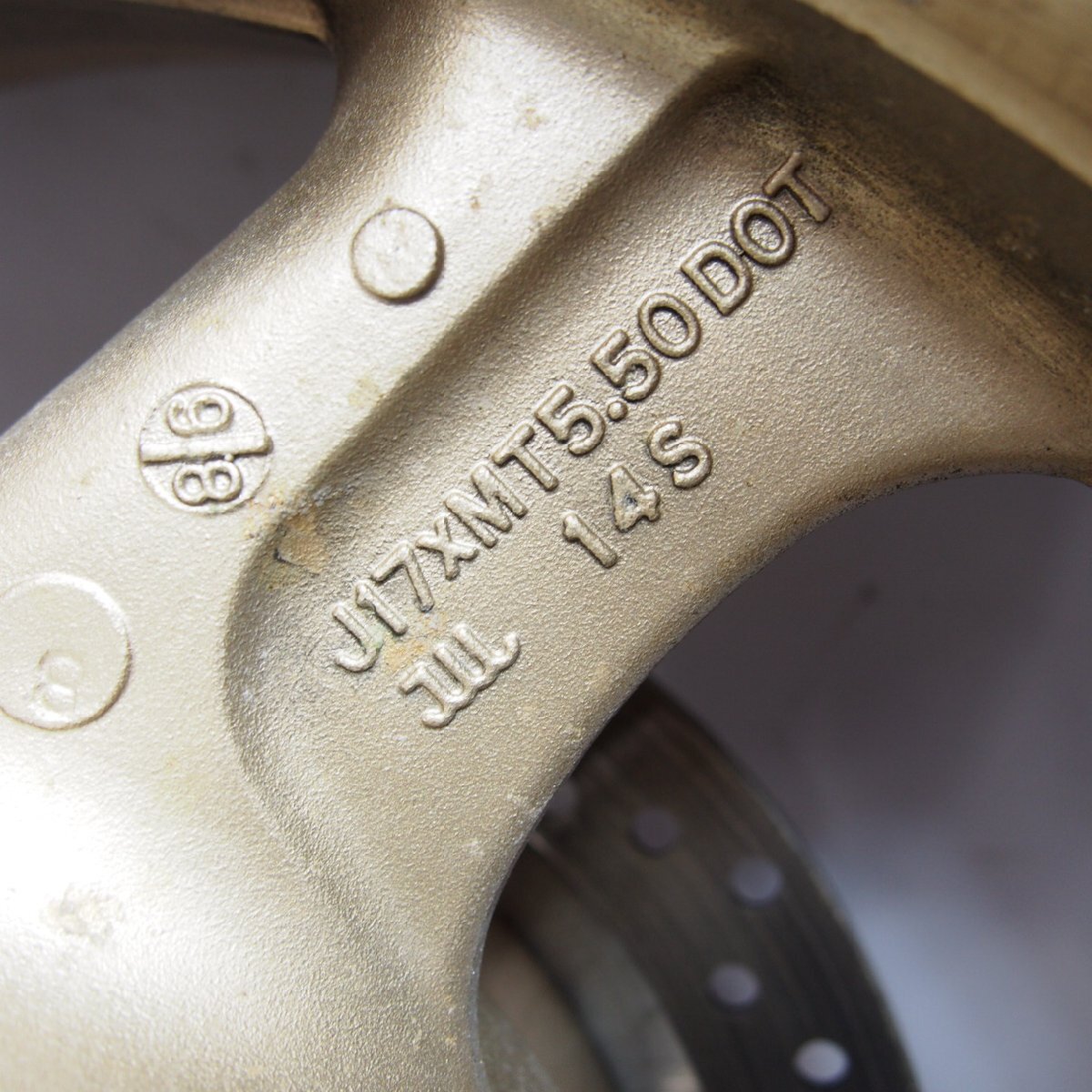 CB1300SF純正リアホイール5.50×17J振れなしSC40前期98-02年の画像7