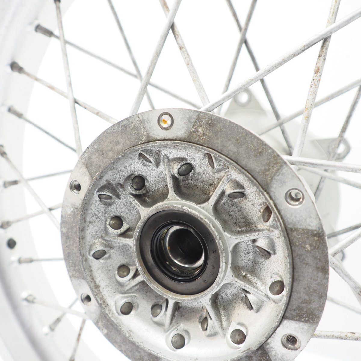 DT230ランツァ 4TP純正リアホイール リヤホイール18x2.15 lanza 3BN01 3BNハブ_画像8