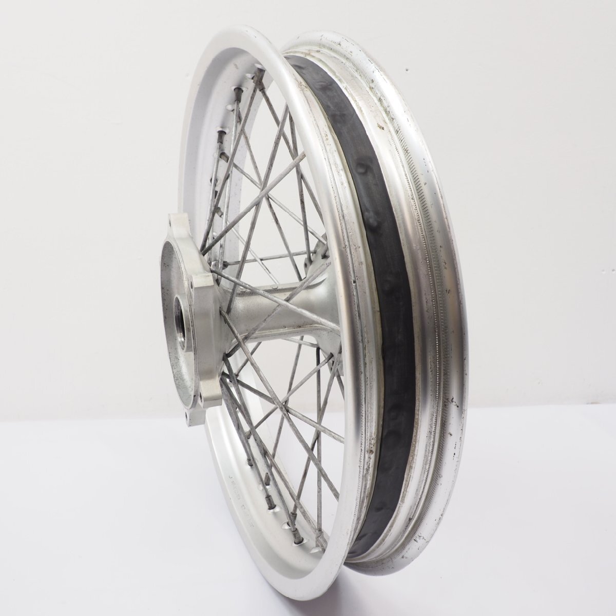 DT230ランツァ 4TP純正リアホイール リヤホイール18x2.15 lanza 3BN01 3BNハブ_画像5