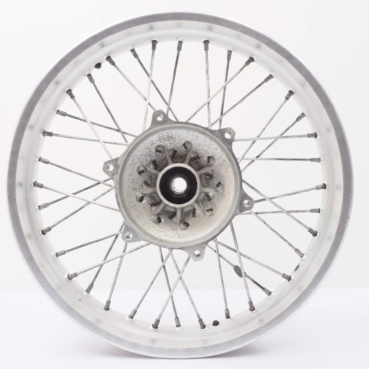 DT230ランツァ 4TP純正リアホイール リヤホイール18x2.15 lanza 3BN01 3BNハブ_画像1