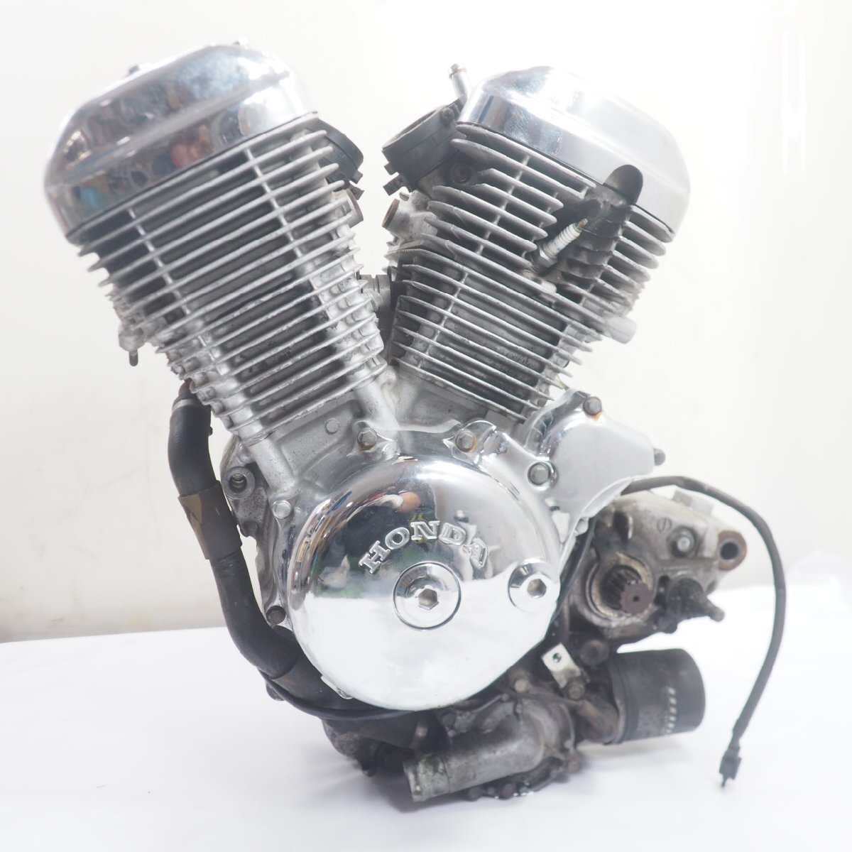 スティード400 エンジン NC26 NC25E-1403xxx engine ミッションOK STEED ピストン シリンダー エンジンカバー_画像1