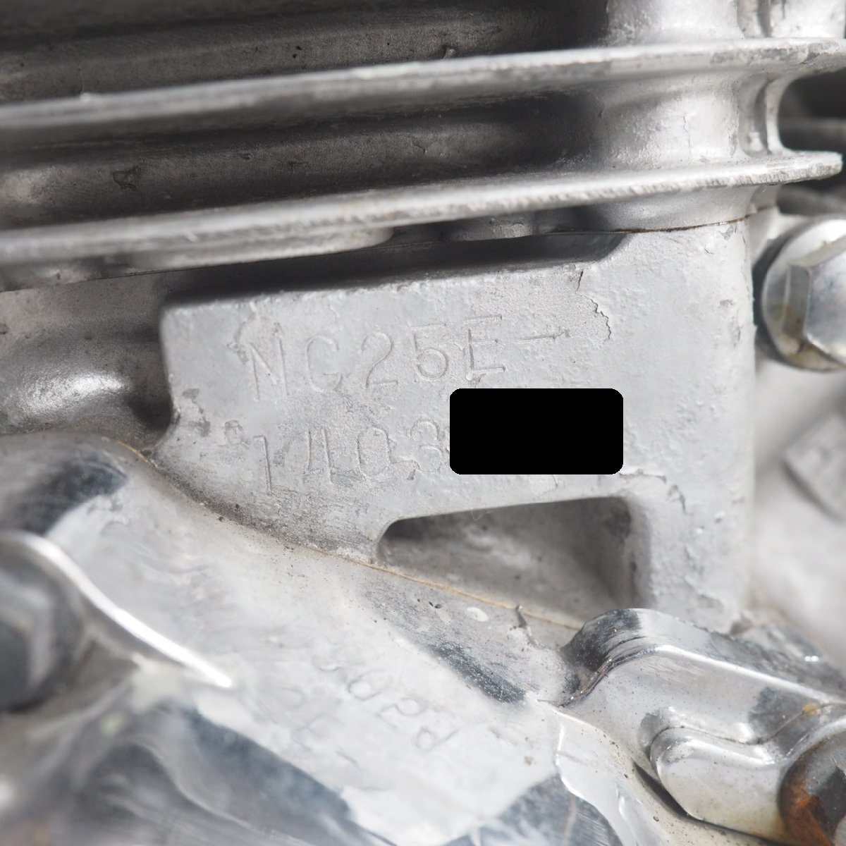 スティード400 エンジン NC26 NC25E-1403xxx engine ミッションOK STEED ピストン シリンダー エンジンカバー_画像6