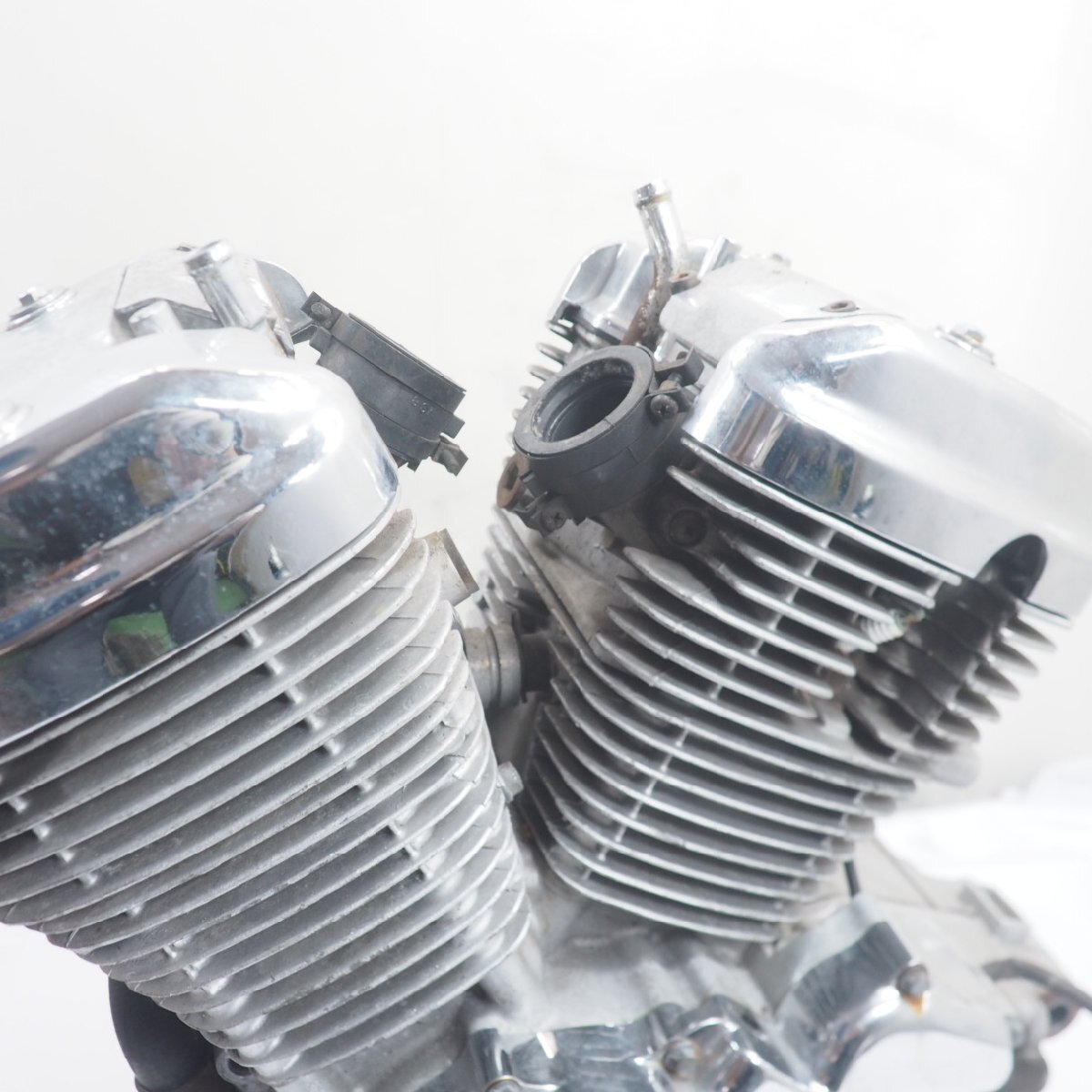 スティード400 エンジン NC26 NC25E-1403xxx engine ミッションOK STEED ピストン シリンダー エンジンカバー_画像2