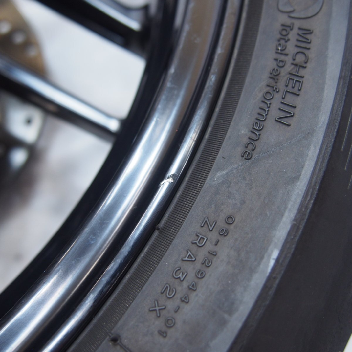 ドゥカティM821純正リアホイールsetスイングアーム付きZDMMH00AALB007×××外しモンスター821_画像9