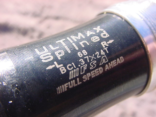 FSA ULTIMAX ISIS Bottom bracket 113/68㎜ Self Extracting Crank Bolt付き 新品未使用_画像6