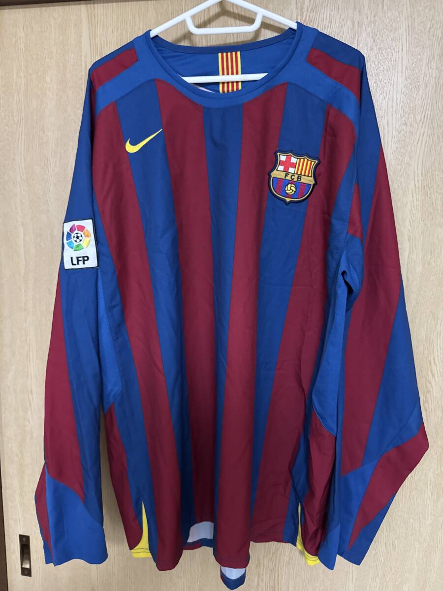 2005年　バルセロナ　長袖　ユニフォーム　ロナウジーニョ　メッシ　グアルディオラ　イニエスタ　イブラヒモビッチ　(A521)_画像1
