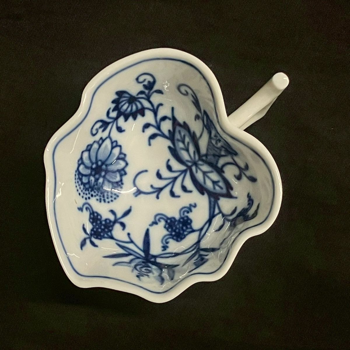 CKM021H Meissen Meissen голубой oni on открытый shuga- лист type тарелка leaf тарелка керамика голубой × оттенок белого 