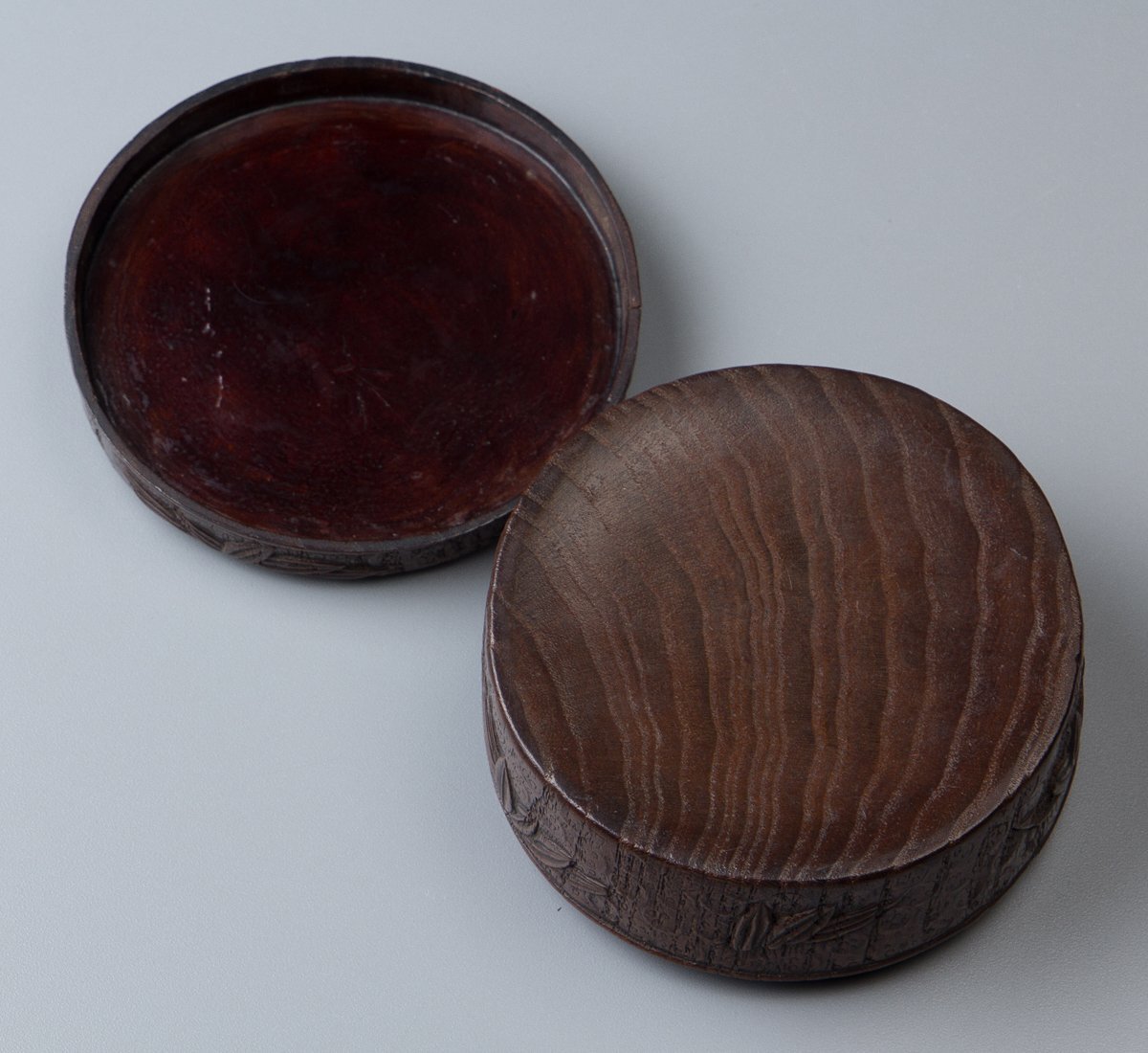 【五】島桑 竹虎彫陽刻香合 箱付_画像8