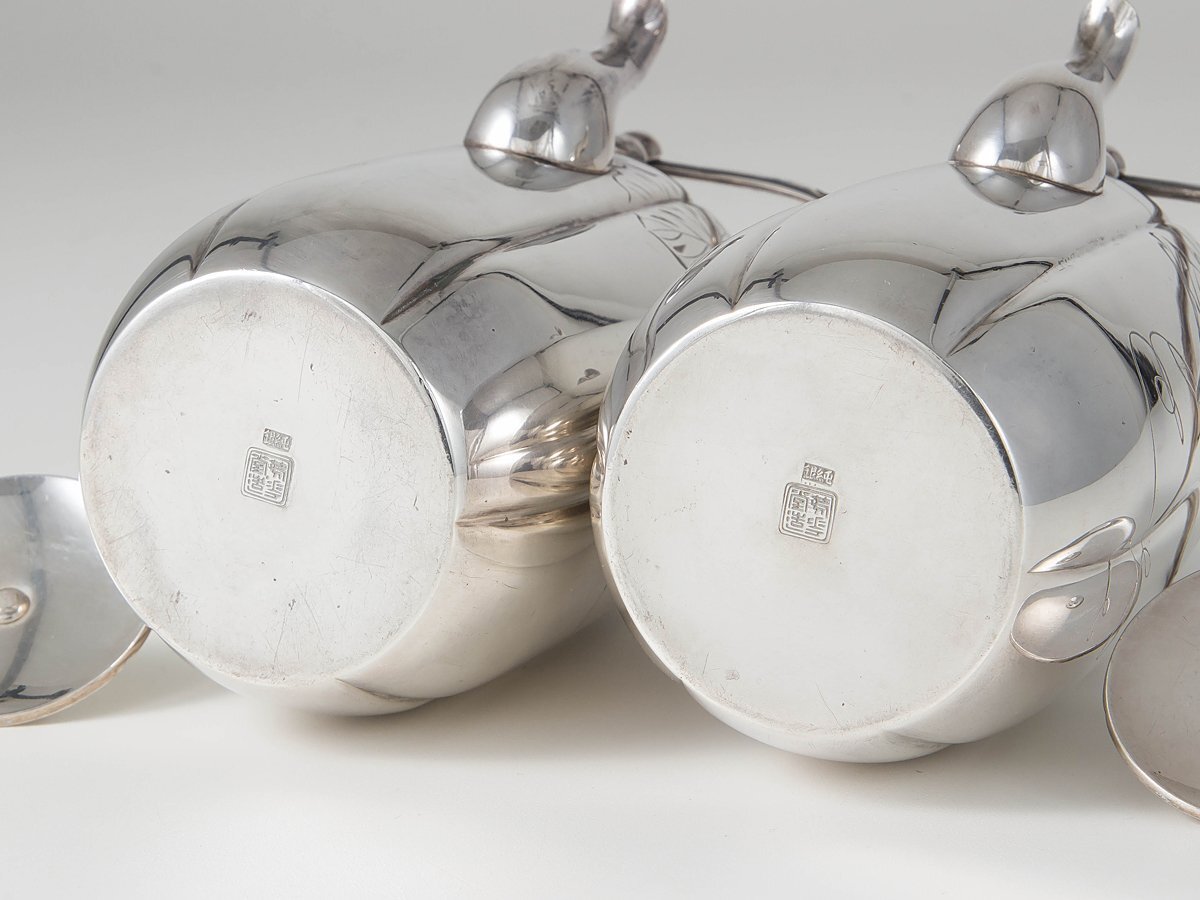 【五】芳華堂造 純銀 蔓摘長瓜形酒器 一対 重370g 箱付_画像10