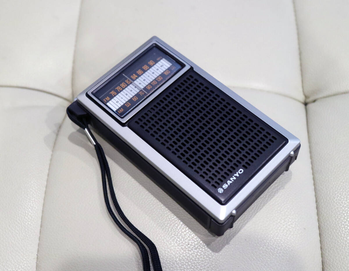 [ в это время. .. прекрасный товар ] Sanyo транзистор радио RP5055[ высокочувствительный FM/AM 2 частота ]1980 год производства 