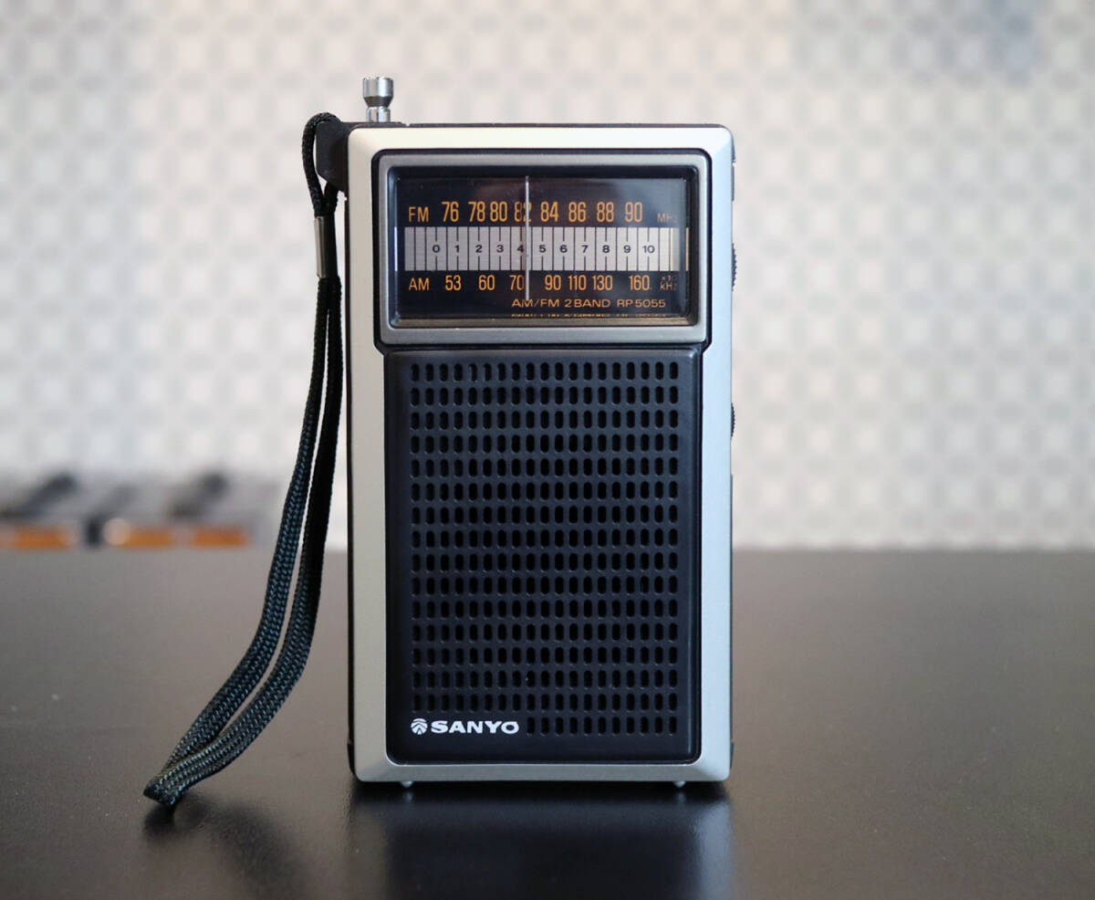 [ в это время. .. прекрасный товар ] Sanyo транзистор радио RP5055[ высокочувствительный FM/AM 2 частота ]1980 год производства 