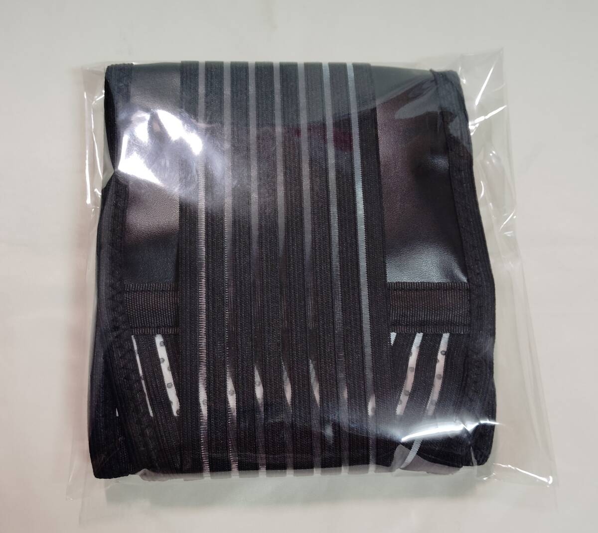 内海産業　腰サポーター　しっかり支える　腰痛対策　_画像1