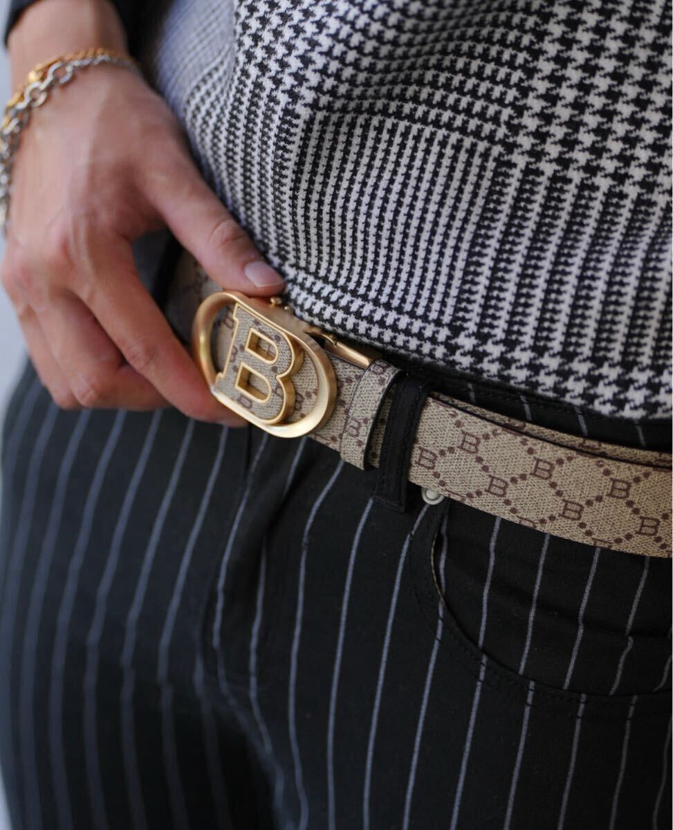 【正規品】ベリンダ BELINDA モノグラムラグジュアリーベルト モデル着用 完売品 希少 ベージュ ゴールド 金色 人気 完売_画像2