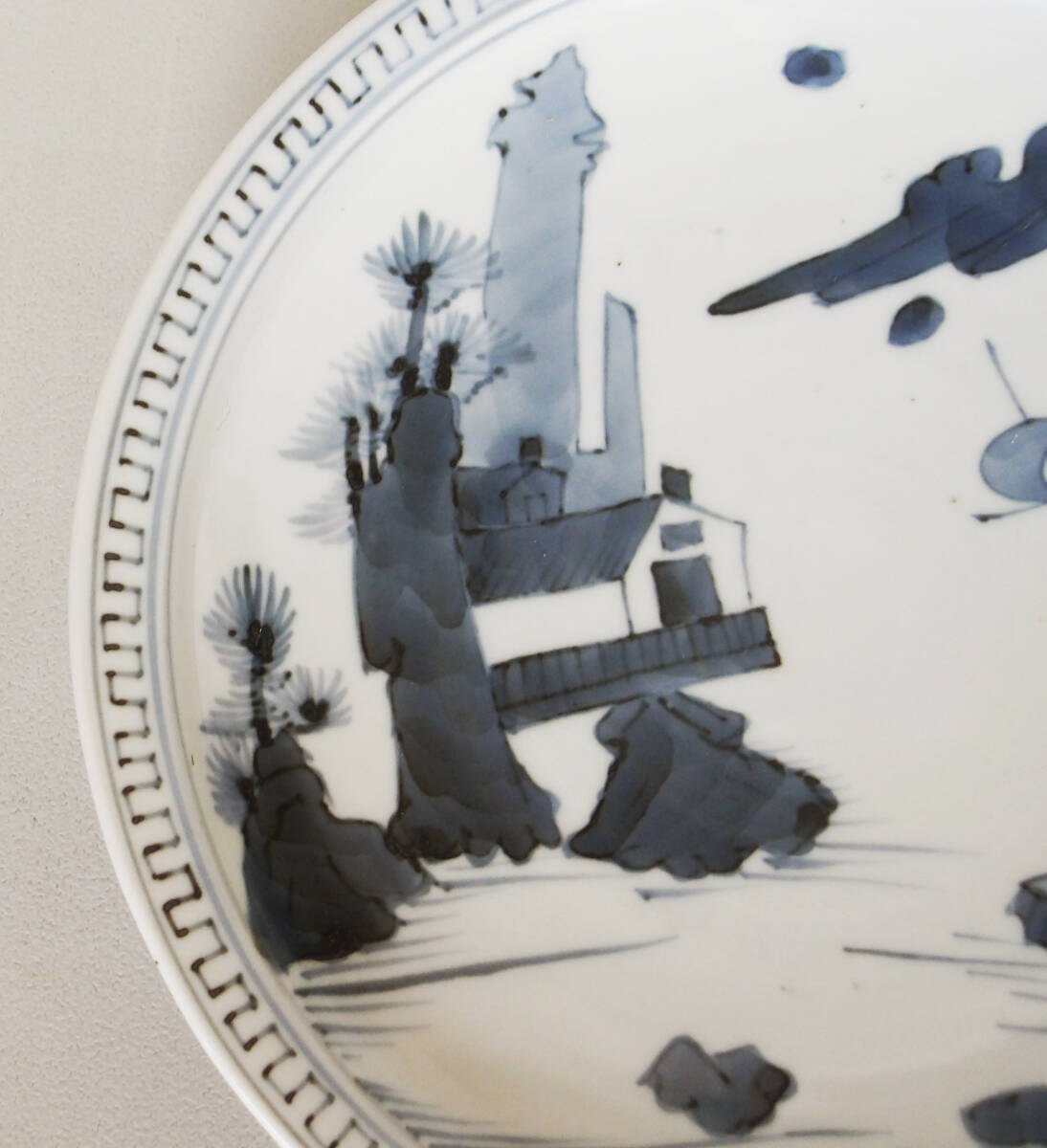 染付　楼閣　山水　帆船　人物の図　中皿_画像3