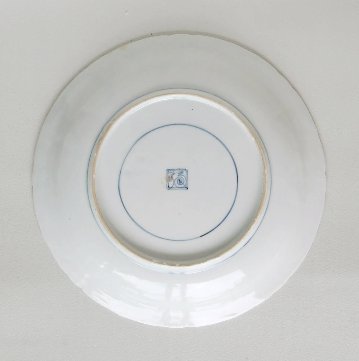 染付　陽刻　鴛鴦の図　中皿_画像6