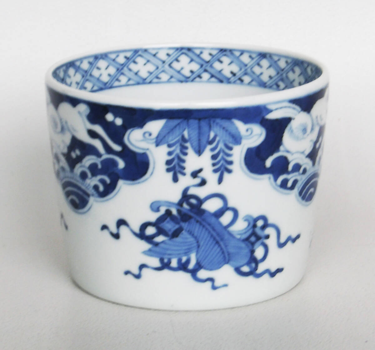 染付　宝尽文　波兎の図　大振り蕎麦猪口_画像2