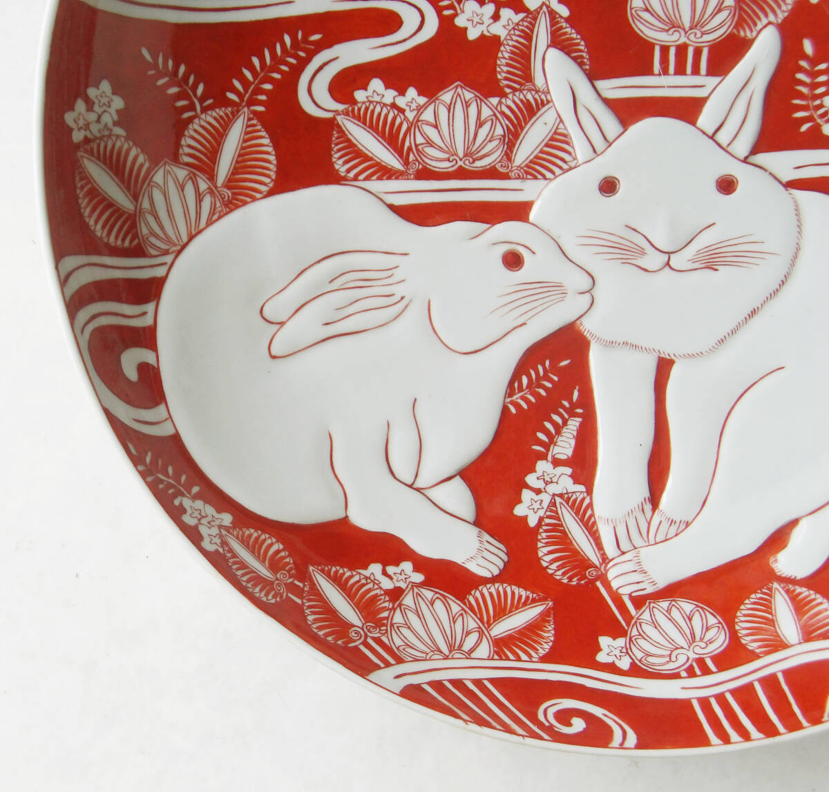色絵　陽刻　双兎の図　大皿_画像4