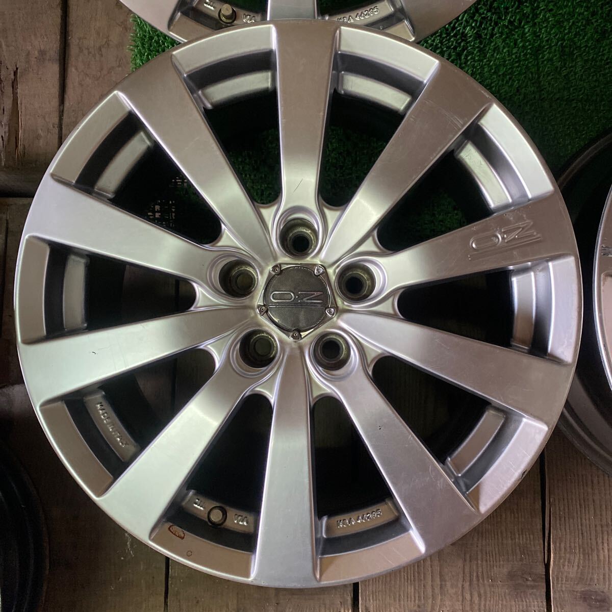 OZホイール ボルボ プジョー シトロエン 17インチ 17×7J+40 PCD;108-5H ハブ75mm 沖縄離島発送不可 _画像2