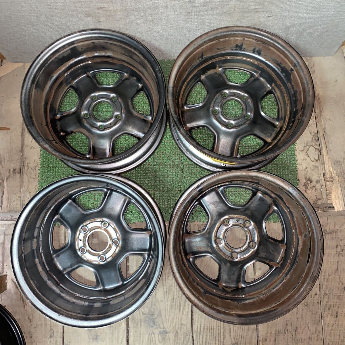 ジープ純正ホイール 16インチ 16×6.5J+40 PCD114.3-5H ハブ68mm 沖縄離島発送不可 _画像8