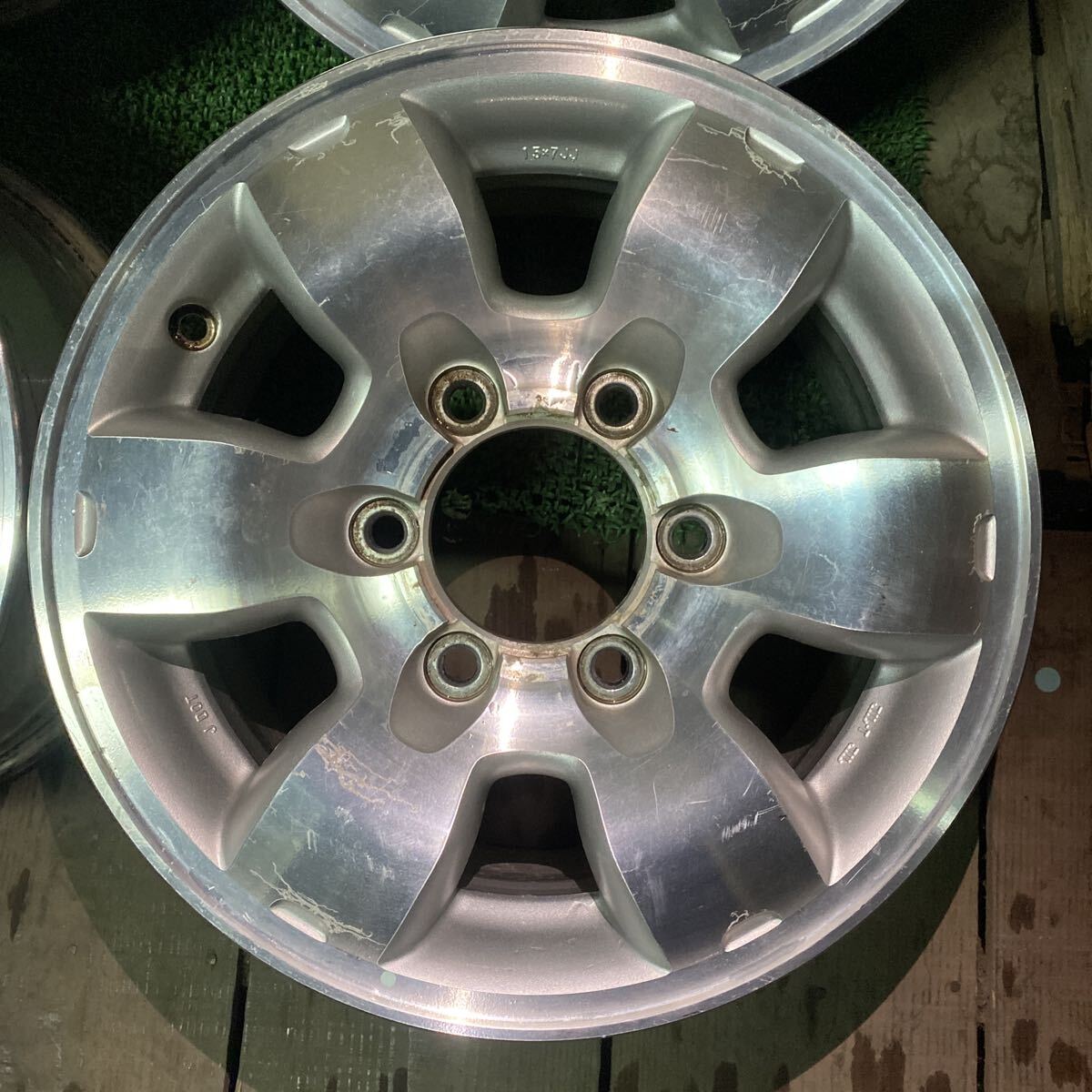 日産 NISSAN純正ホイール テラノ ダットサン 15インチ 15×7J+40 PCD139.7-6H ハブ100mm 沖縄離島発送不可 _画像3