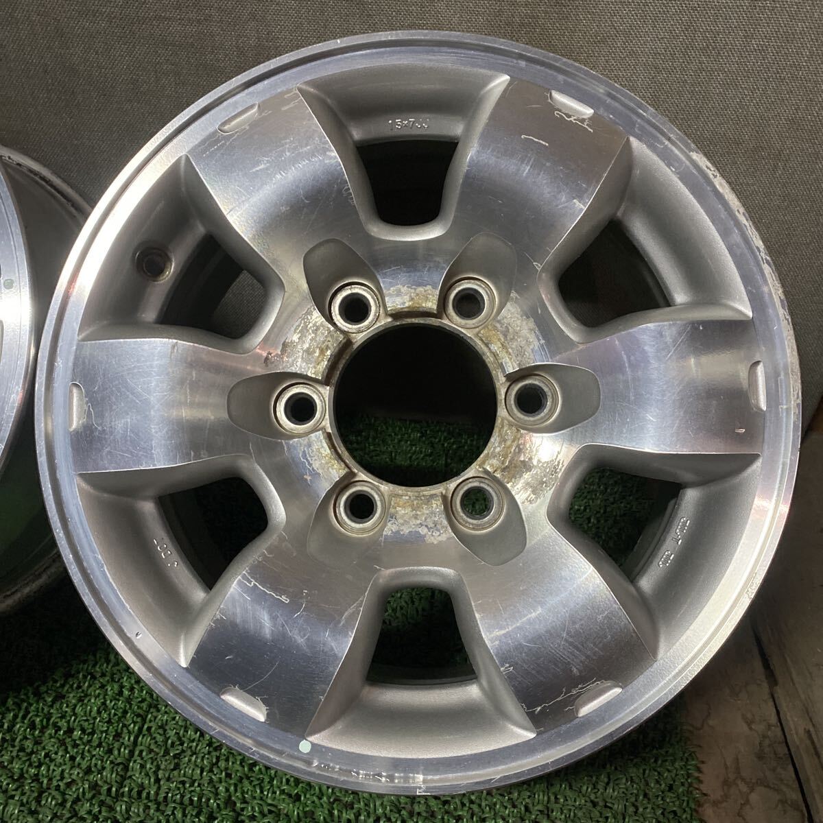 日産 NISSAN純正ホイール テラノ ダットサン 15インチ 15×7J+40 PCD139.7-6H ハブ100mm 沖縄離島発送不可 _画像5