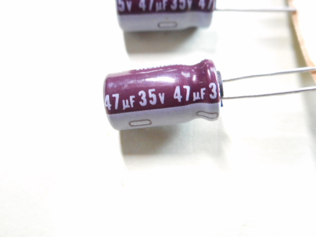 電解コンデンサー 47μF 35V Nichicon　5個セット　未使用品　【複数セット有】　【管70-2】_画像1
