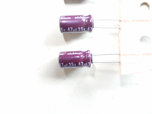 電解コンデンサー 47μF 35V Nichicon　5個セット　未使用品　【複数セット有】　【管70-2】_画像2